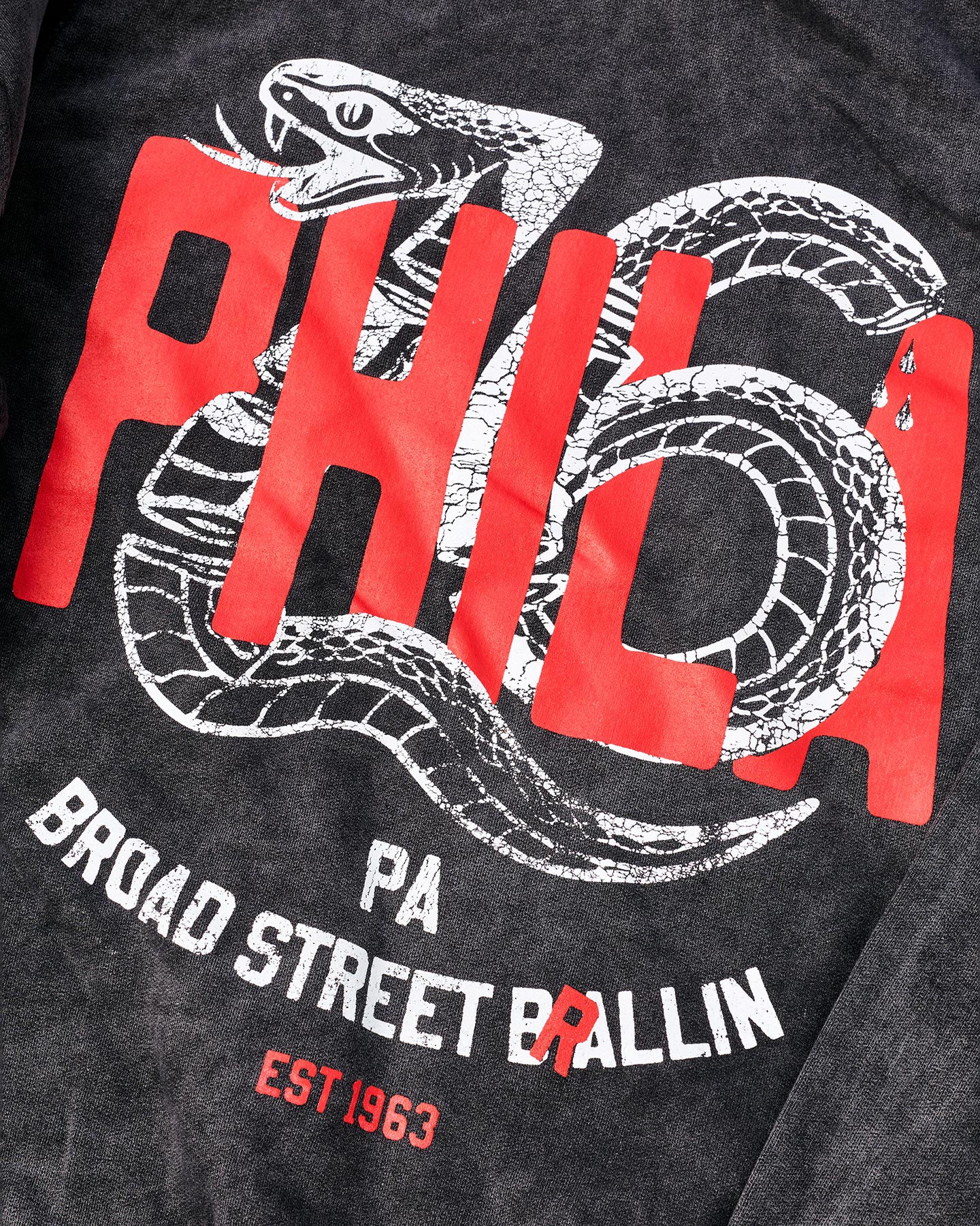 PHILADELPHIA 76ERS VINTAGE RAGLAN HOODY - BLACK ACID WASHED